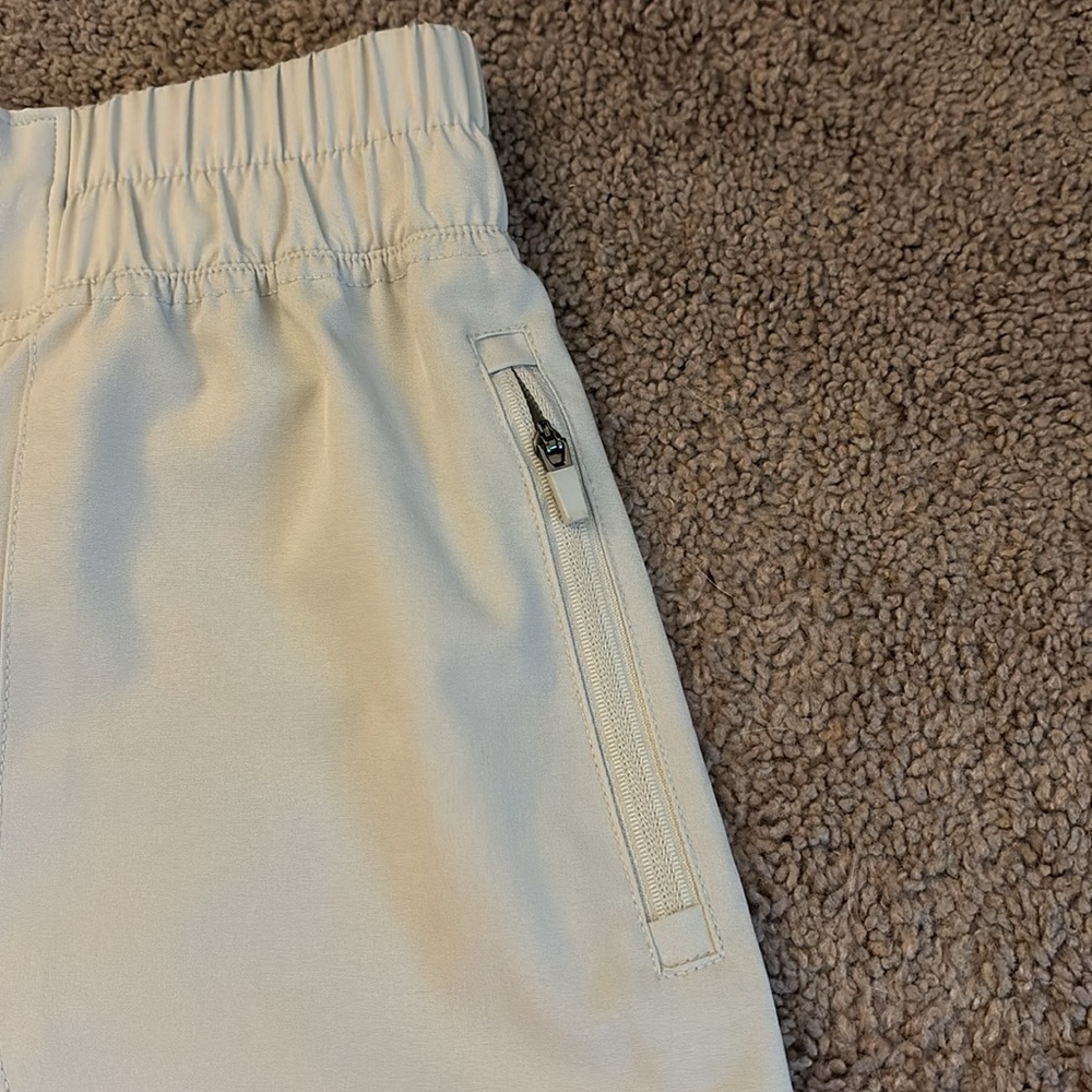 Shorts - Picture 3 of 5